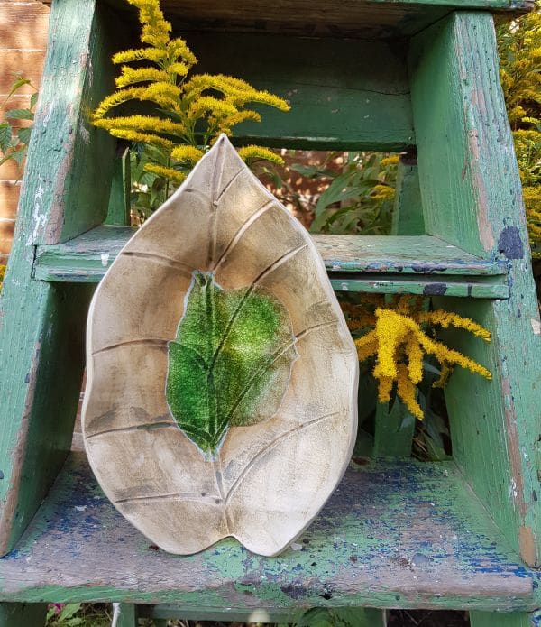 ceramic leaf bowl