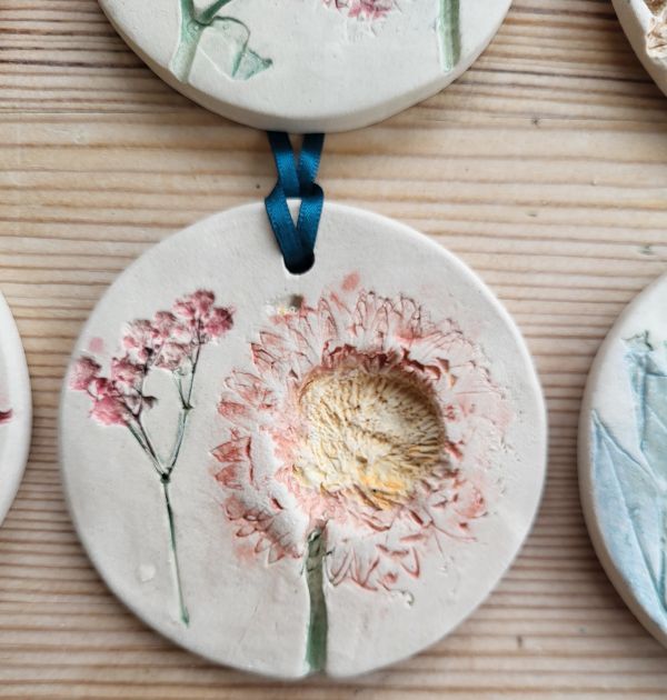 floral ceramic hanging decorations